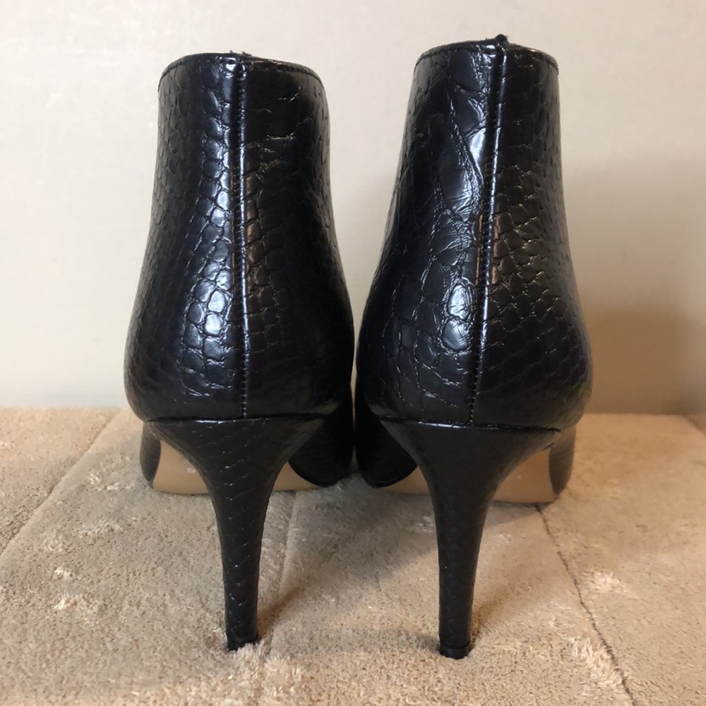 EXPRESS booties - Picture 4 of 8